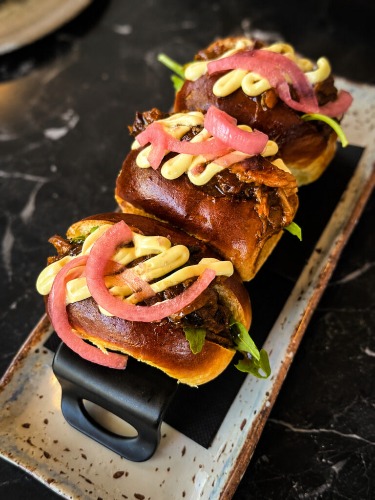 Brioche de costilla, tierna y jugosa