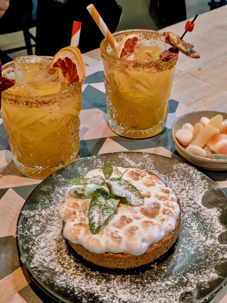 Postre y cócteles Restaurante Midtown Madrid